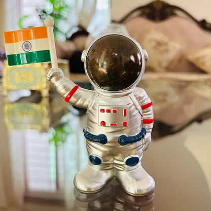 Solar Power Astronaut Ornament with Indian Flag – Moving Hand (1 Pc)